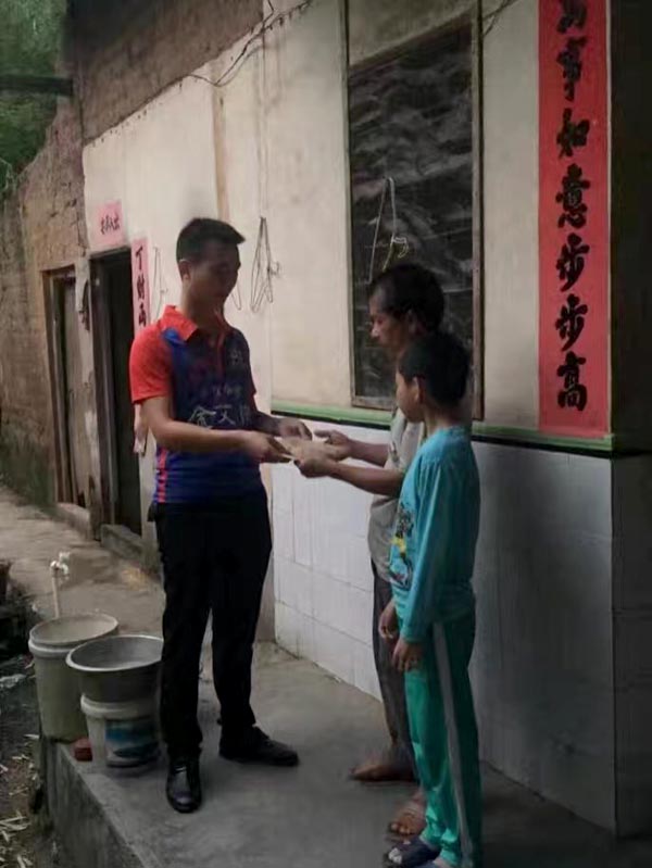 健全活动，致力善举，兴宁j9游戏足球队好样的！